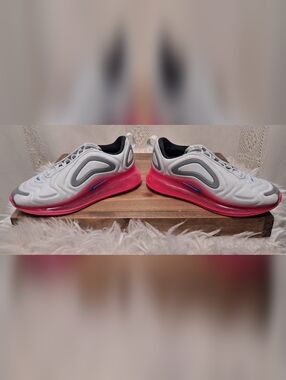 Nike Air Max 720 GS Athletic Shoes Youth Size 4Y